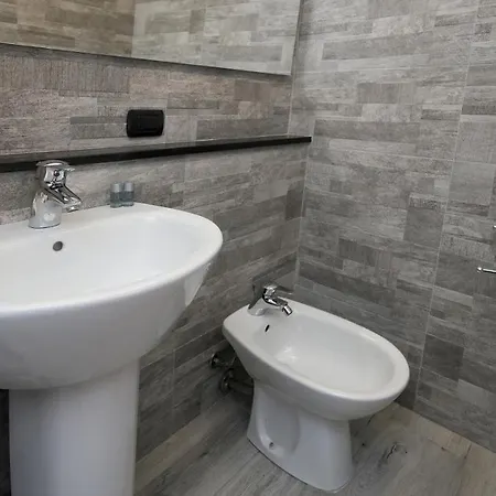 Italianway - Easy Guest house